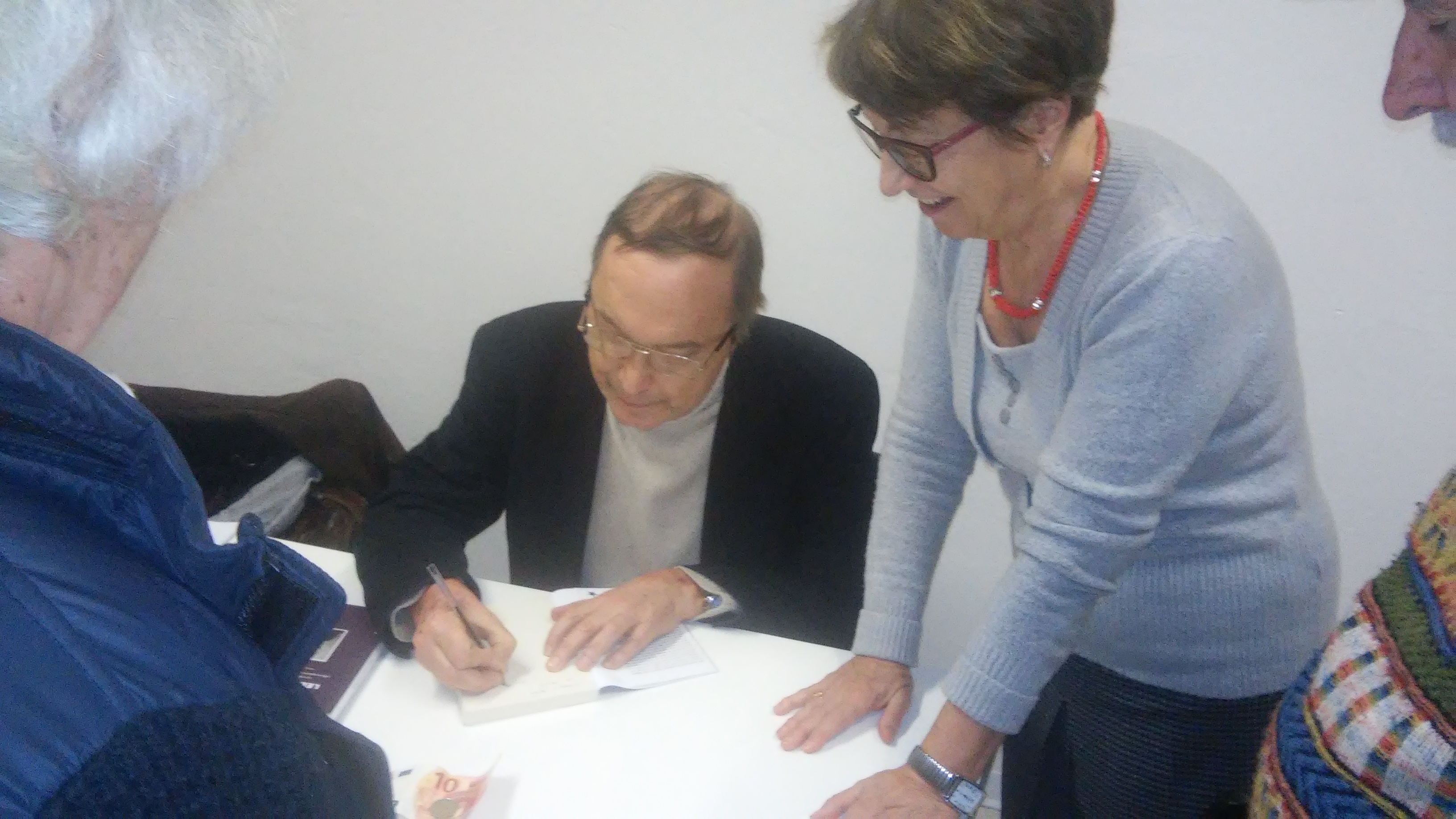 Riepilogo presentazione libri, Sergio Dalmasso firma libri su Lelio Basso a Ivrea
